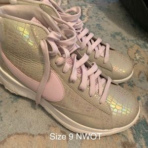 New! Nike tennis shoes